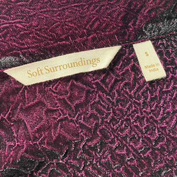 SOFT SURROUNDINGS | sz S Women's Maroon Faux Leather Snake Embossed Velvet Top - Picture 2 of 5